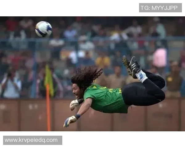 国外足球明星训练时的精彩瞬间与独特风采展示